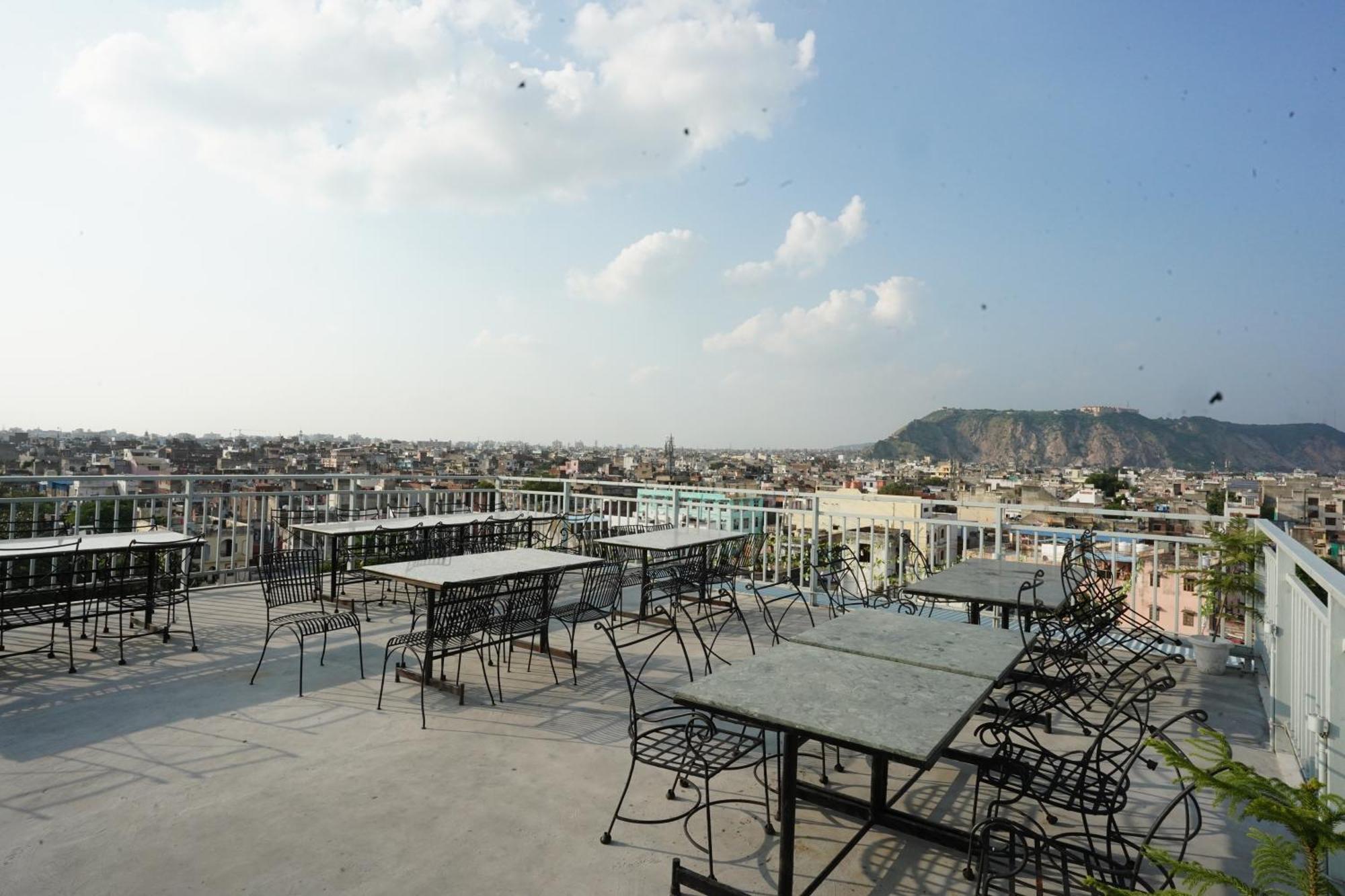 Haveli Kalwara - A Heritage Hotel Джайпур Екстериор снимка