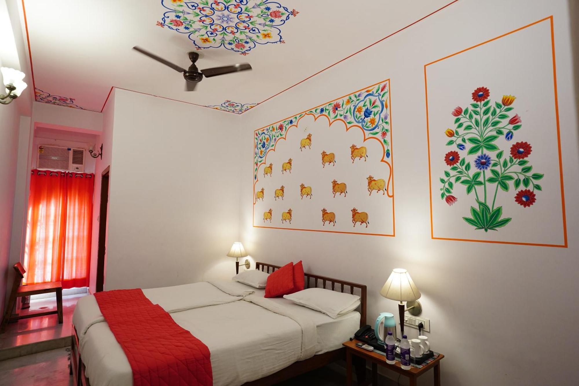 Haveli Kalwara - A Heritage Hotel Джайпур Стая снимка