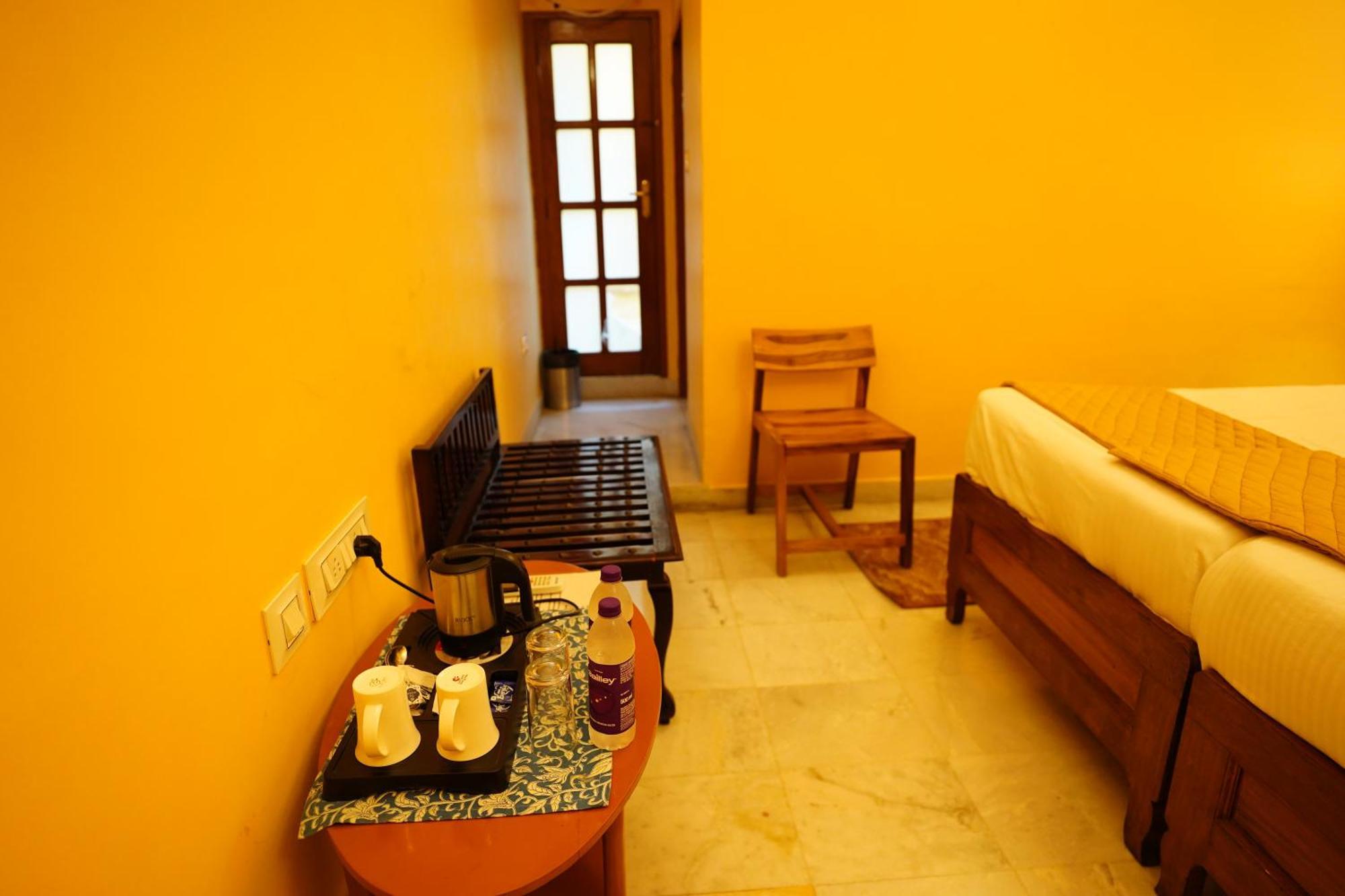 Haveli Kalwara - A Heritage Hotel Джайпур Стая снимка