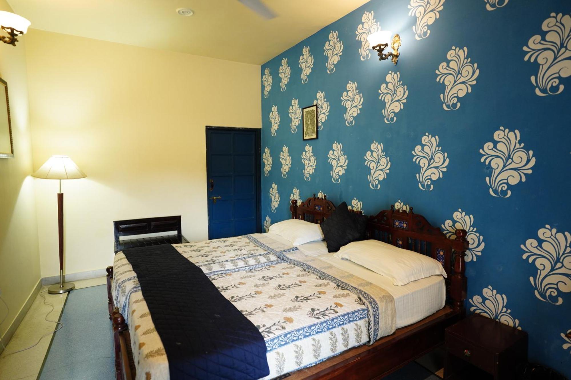 Haveli Kalwara - A Heritage Hotel Джайпур Стая снимка