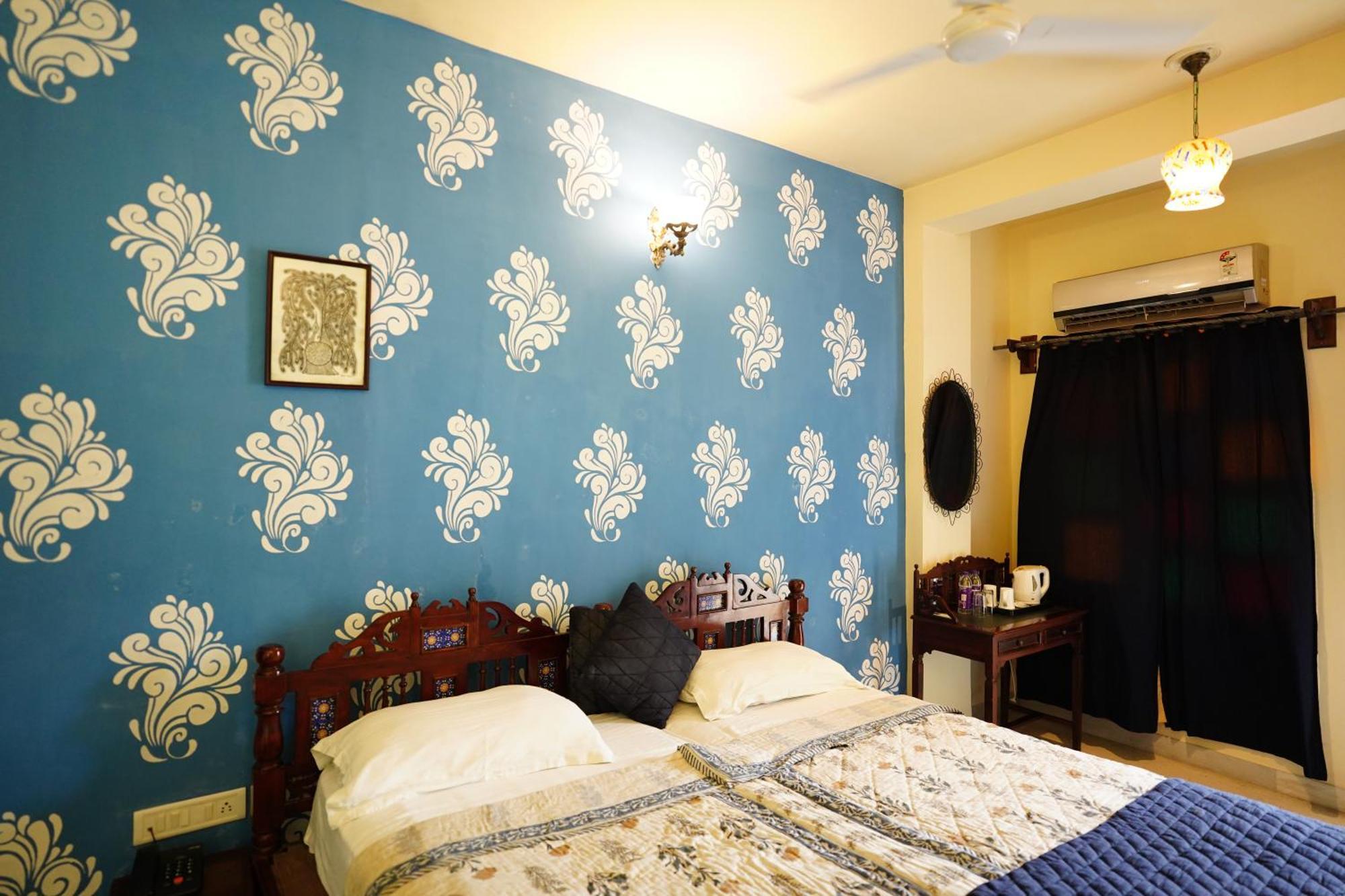 Haveli Kalwara - A Heritage Hotel Джайпур Стая снимка