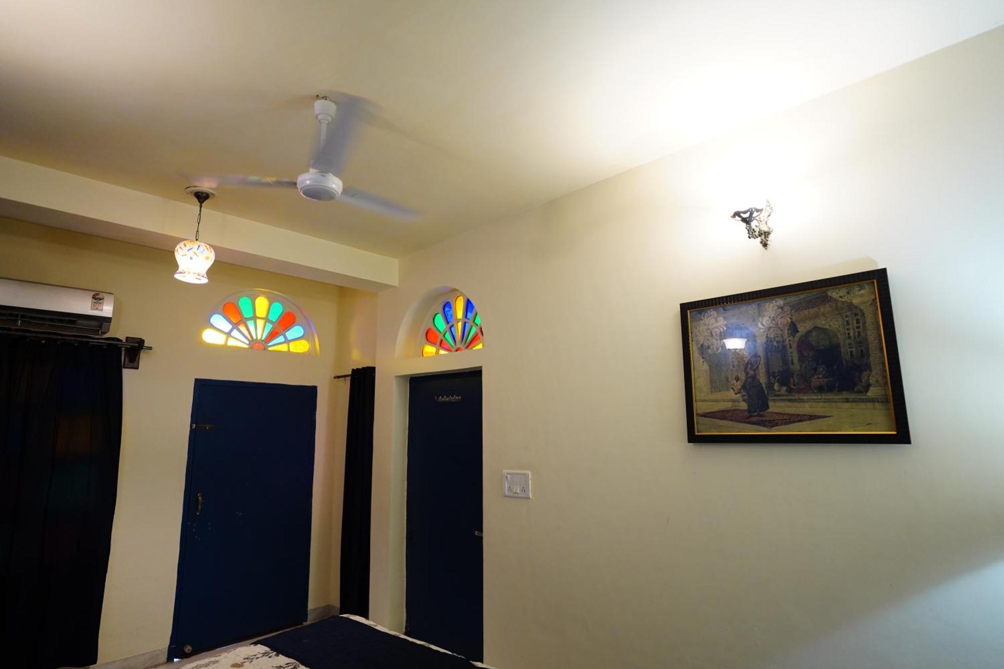 Haveli Kalwara - A Heritage Hotel Джайпур Стая снимка
