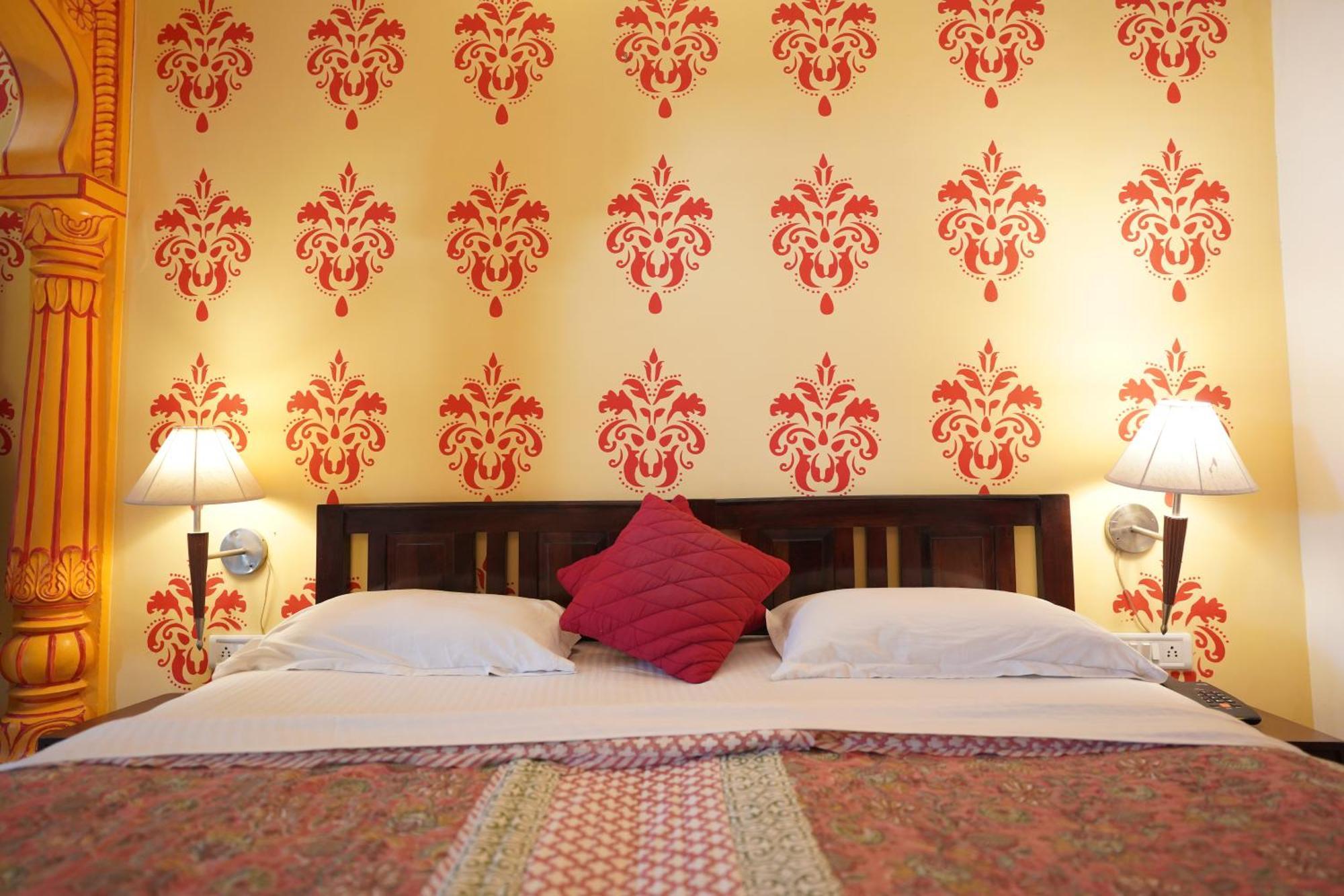 Haveli Kalwara - A Heritage Hotel Джайпур Стая снимка