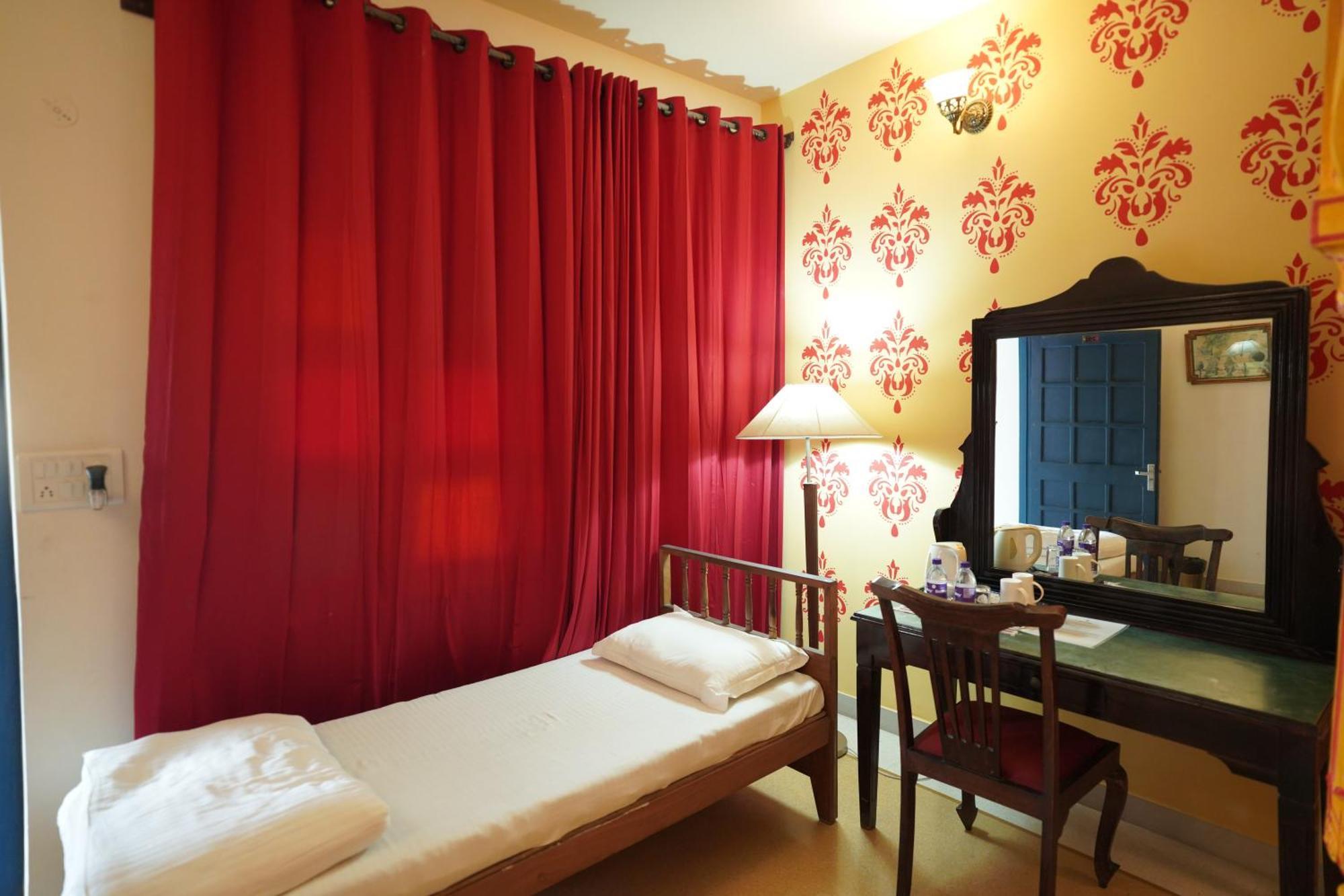 Haveli Kalwara - A Heritage Hotel Джайпур Екстериор снимка