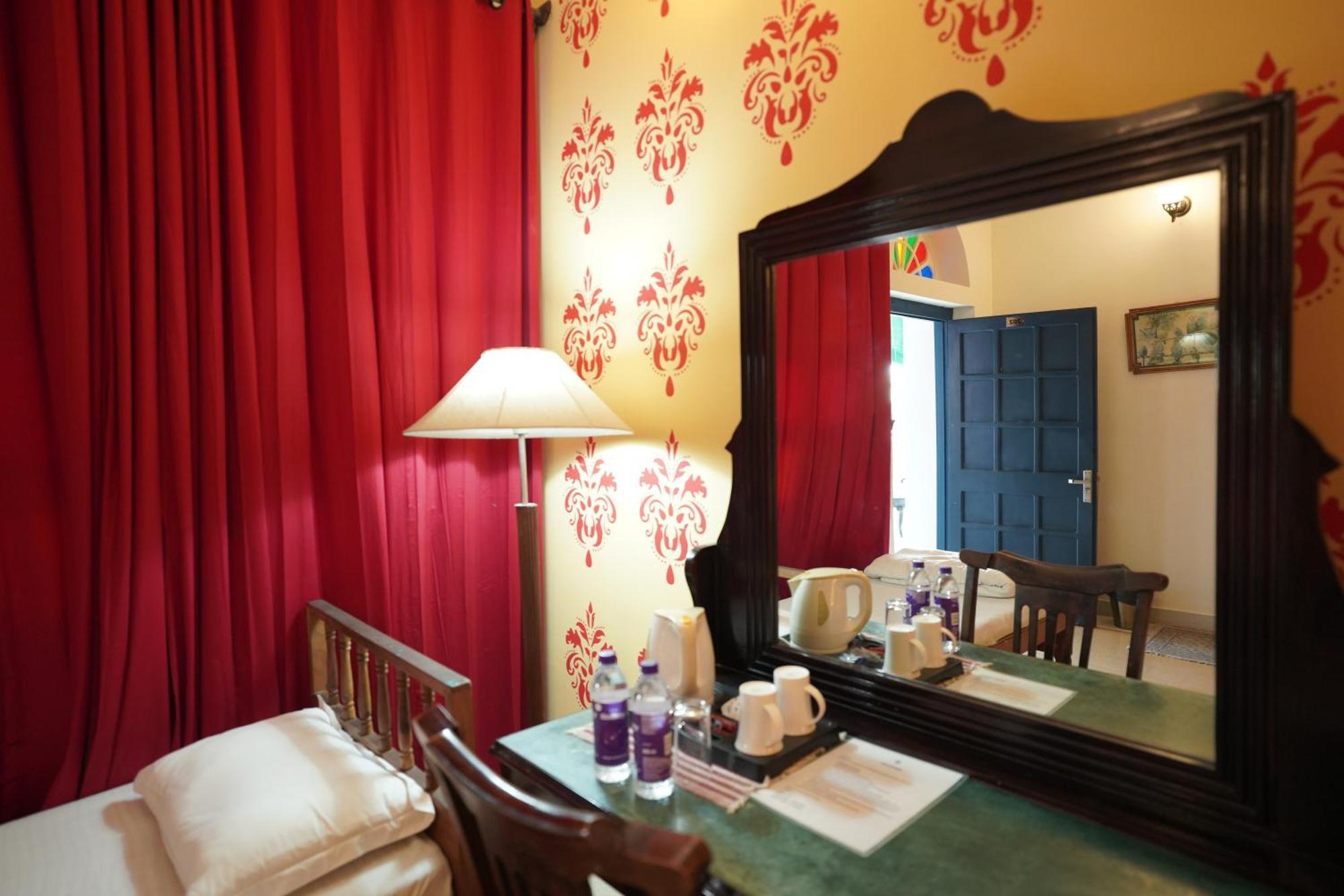 Haveli Kalwara - A Heritage Hotel Джайпур Екстериор снимка