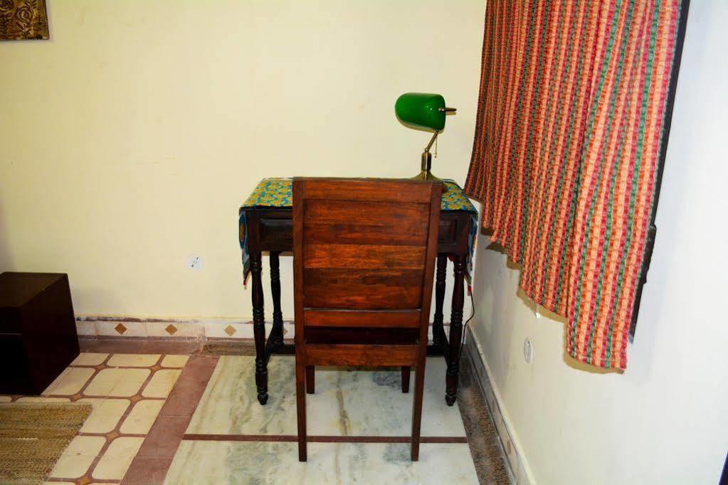 Haveli Kalwara - A Heritage Hotel Джайпур Екстериор снимка