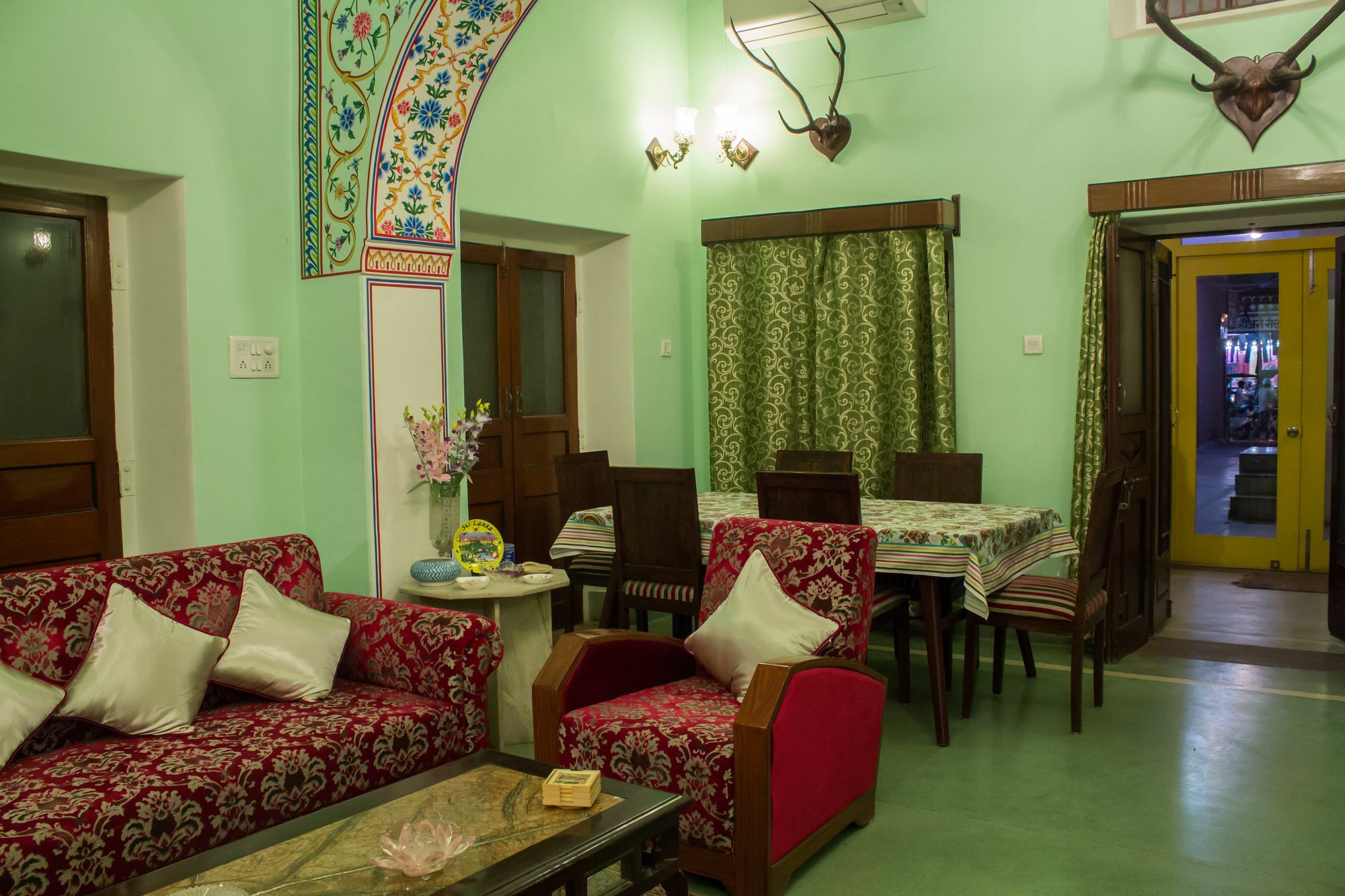 Haveli Kalwara - A Heritage Hotel Джайпур Екстериор снимка